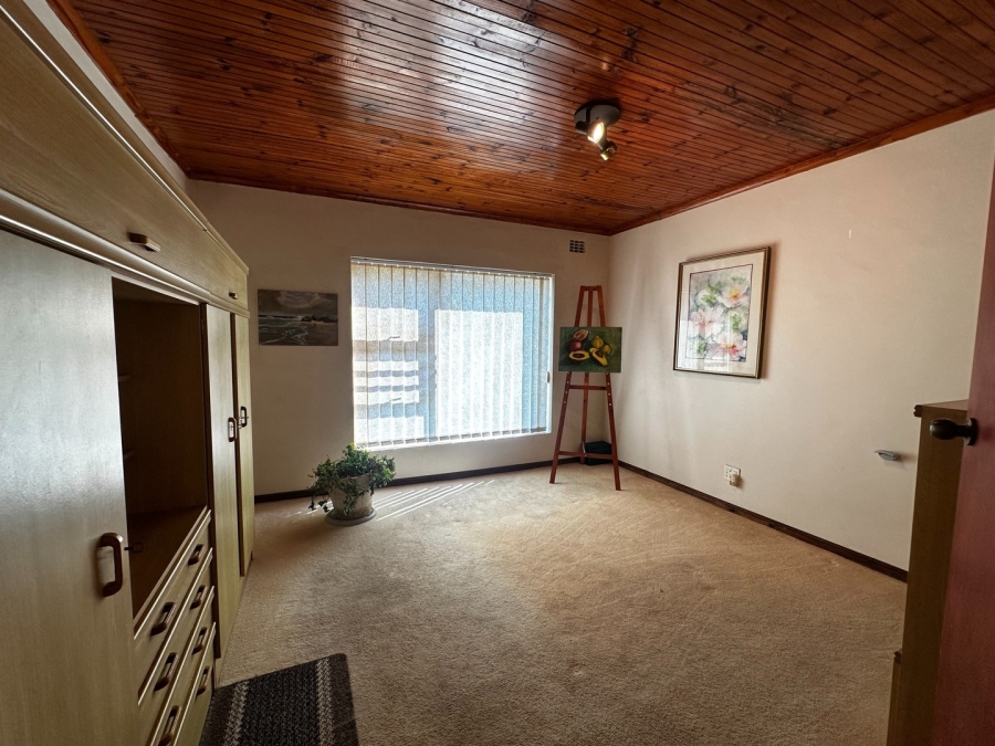 5 Bedroom Property for Sale in Pringle Bay Western Cape